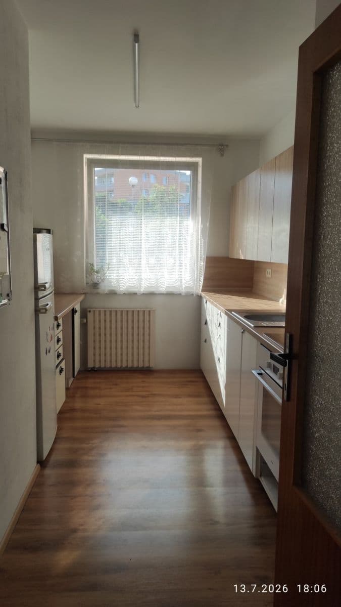Pronájem bytu 3+1 100 m², Nivy II, Zlín, Zlínský kraj Pronájem bytu 3+1 100 m², Nivy II, Zlín, Zlínský kraj