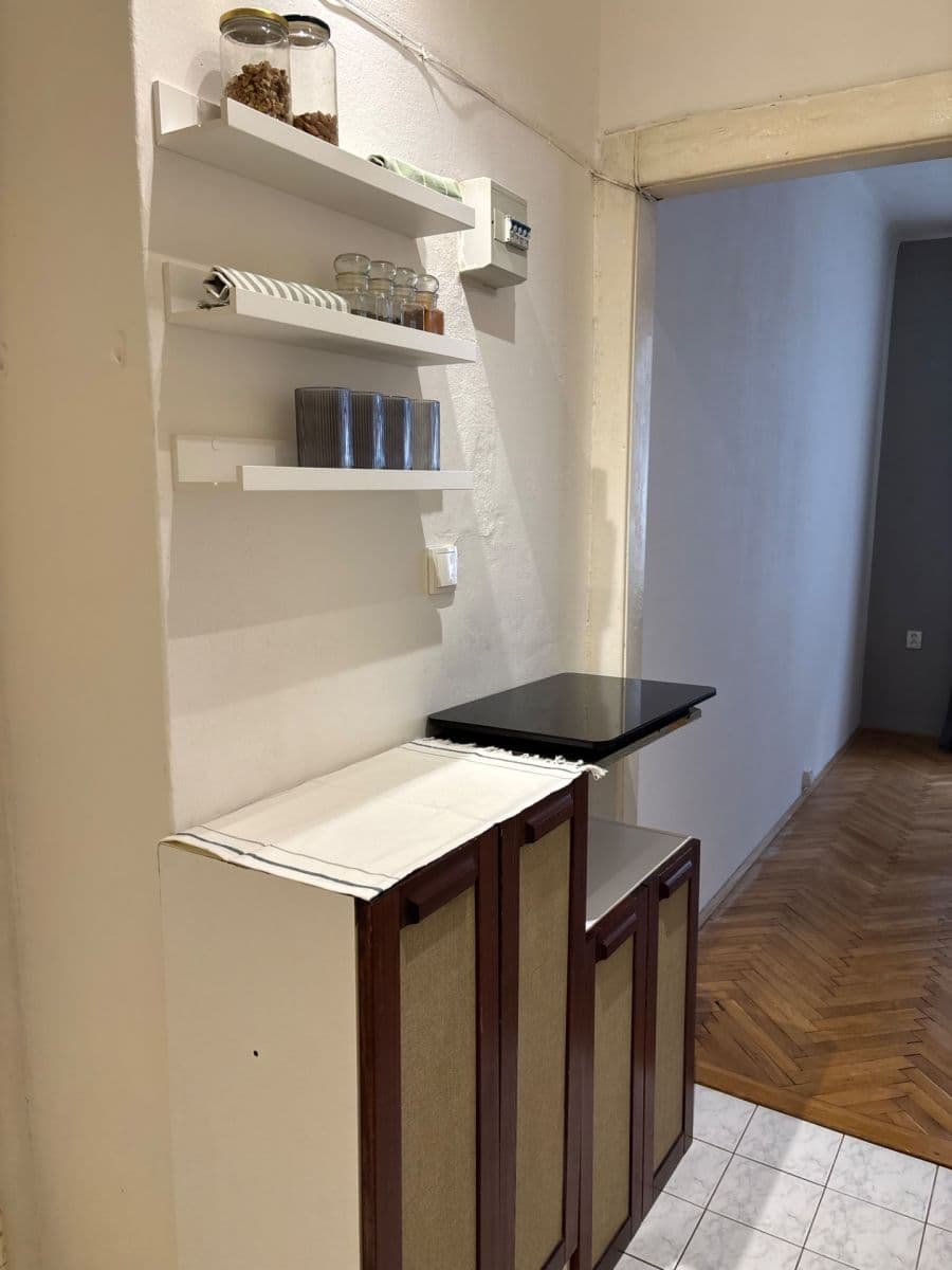 Pronájem bytu 1+kk 26 m², Kouřimská, Praha, Praha Pronájem bytu 1+kk 26 m², Kouřimská, Praha, Praha