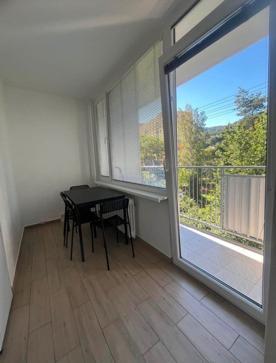 Pronájem bytu 2+1 56 m², Kamenná, Ústí nad Labem, Ústecký kraj Pronájem bytu 2+1 56 m², Kamenná, Ústí nad Labem, Ústecký kraj