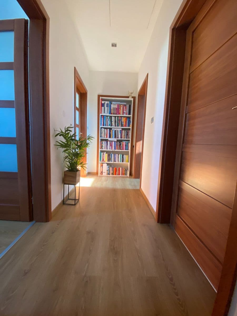 Prodej domu 152 m², pozemek 263 m², Družstevní, Nehvizdy, Středočeský kraj Prodej domu 152 m², pozemek 263 m², Družstevní, Nehvizdy, Středočeský kraj