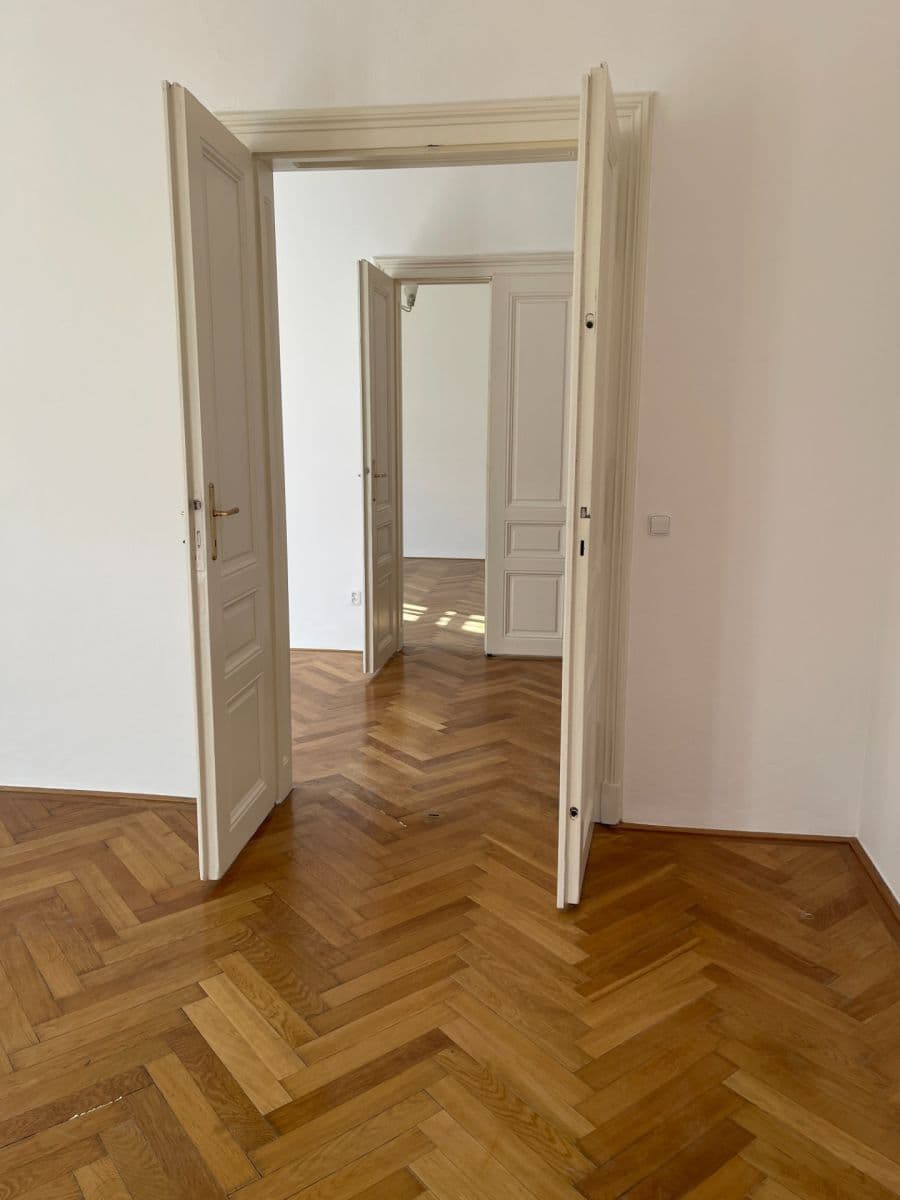 Pronájem bytu 5+1 121 m², Josefská, Brno, Jihomoravský kraj Pronájem bytu 5+1 121 m², Josefská, Brno, Jihomoravský kraj