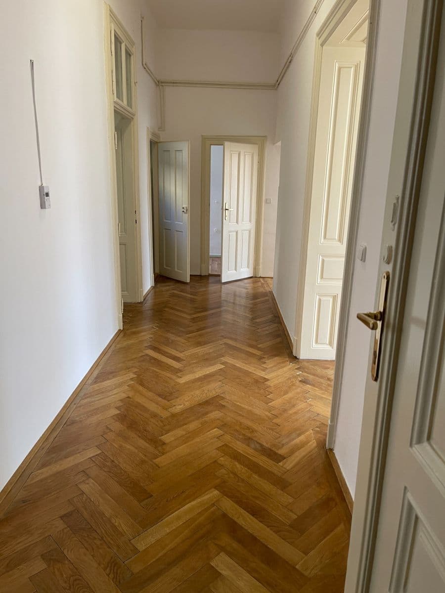 Pronájem bytu 5+1 121 m², Josefská, Brno, Jihomoravský kraj Pronájem bytu 5+1 121 m², Josefská, Brno, Jihomoravský kraj