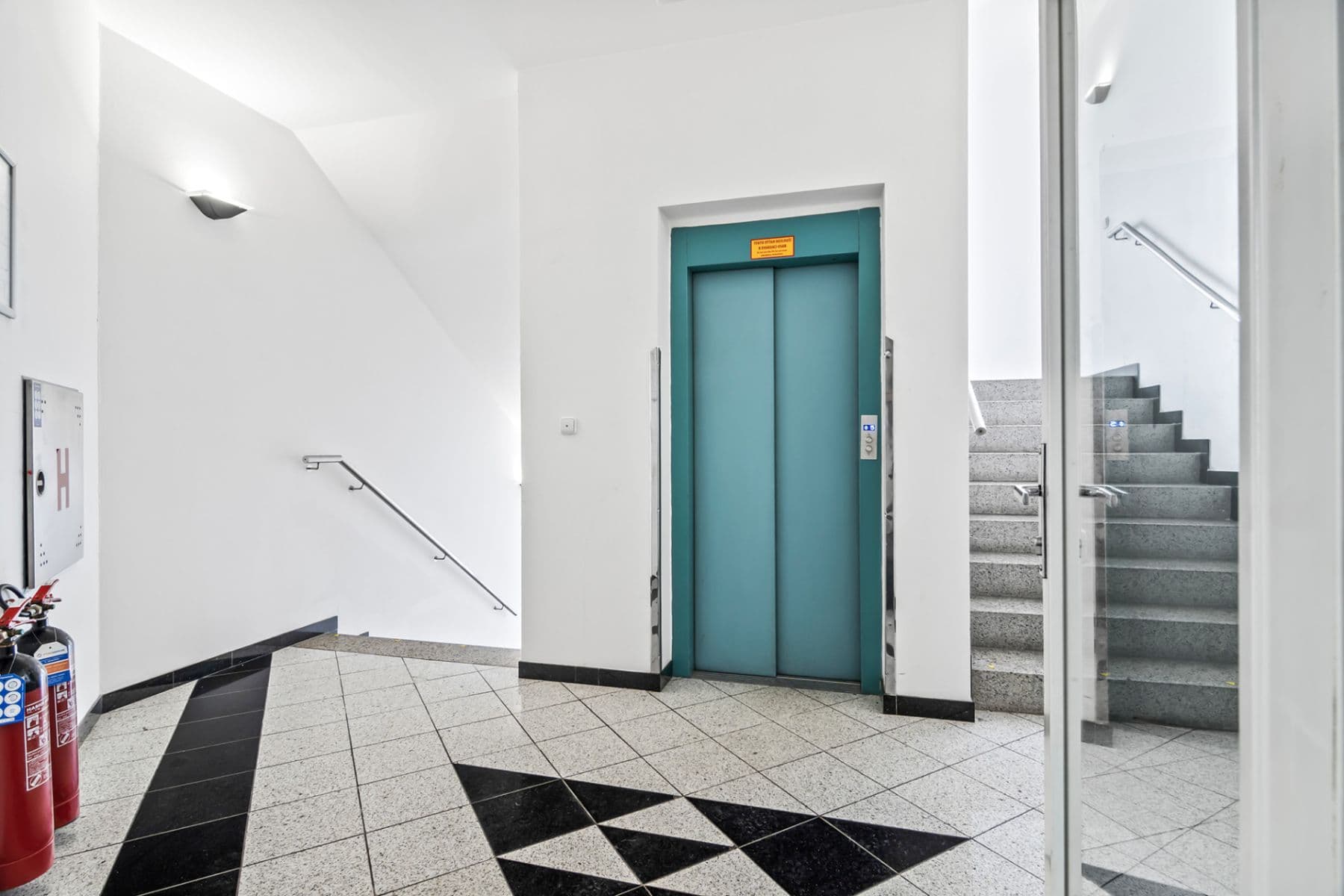 Pronájem kanceláře 27 m², Sokolovská, Praha, Praha Pronájem kanceláře 27 m², Sokolovská, Praha, Praha