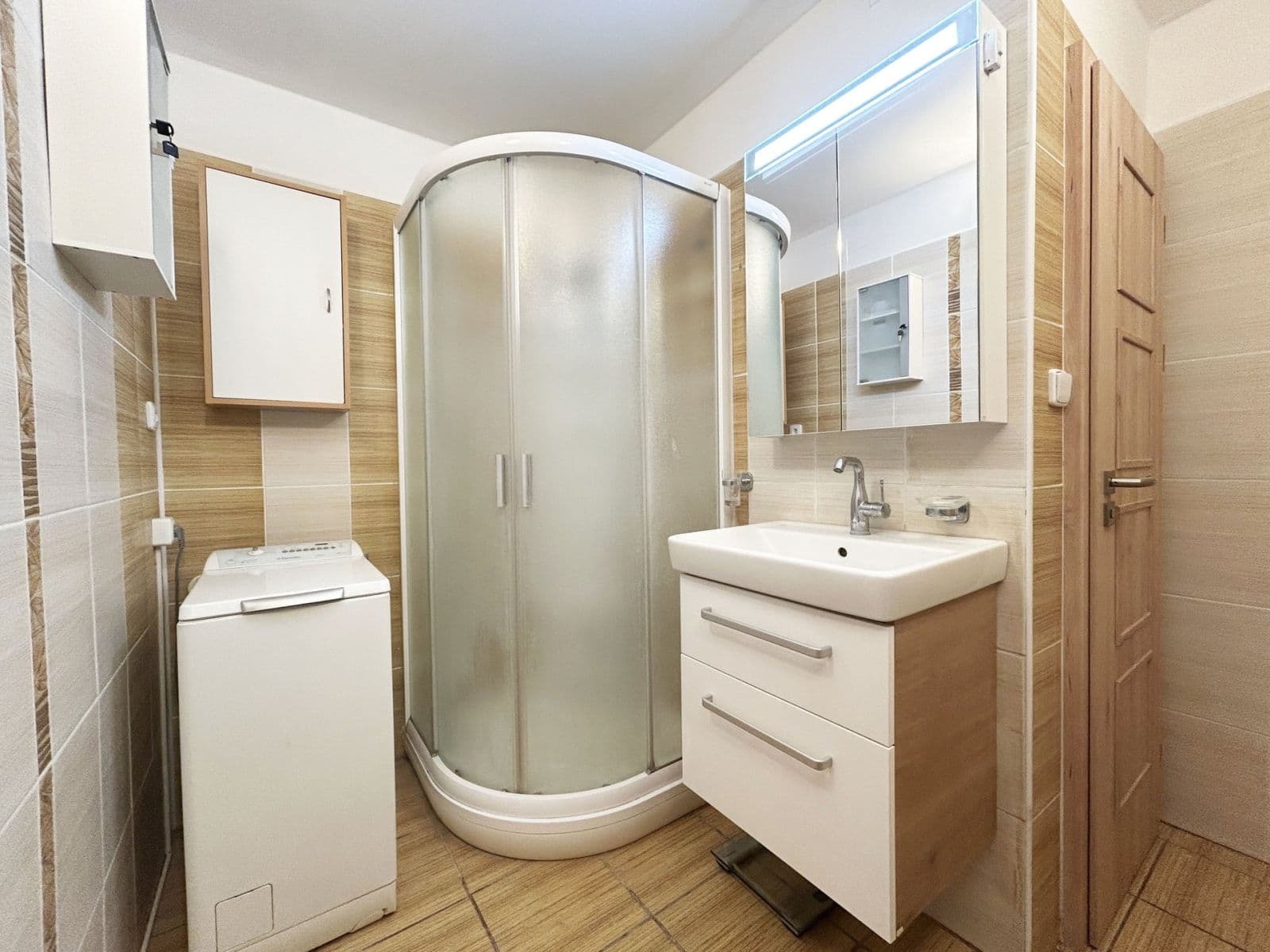 Pronájem bytu 3+kk 56 m², Ostravská, Kladno, Středočeský kraj Pronájem bytu 3+kk 56 m², Ostravská, Kladno, Středočeský kraj