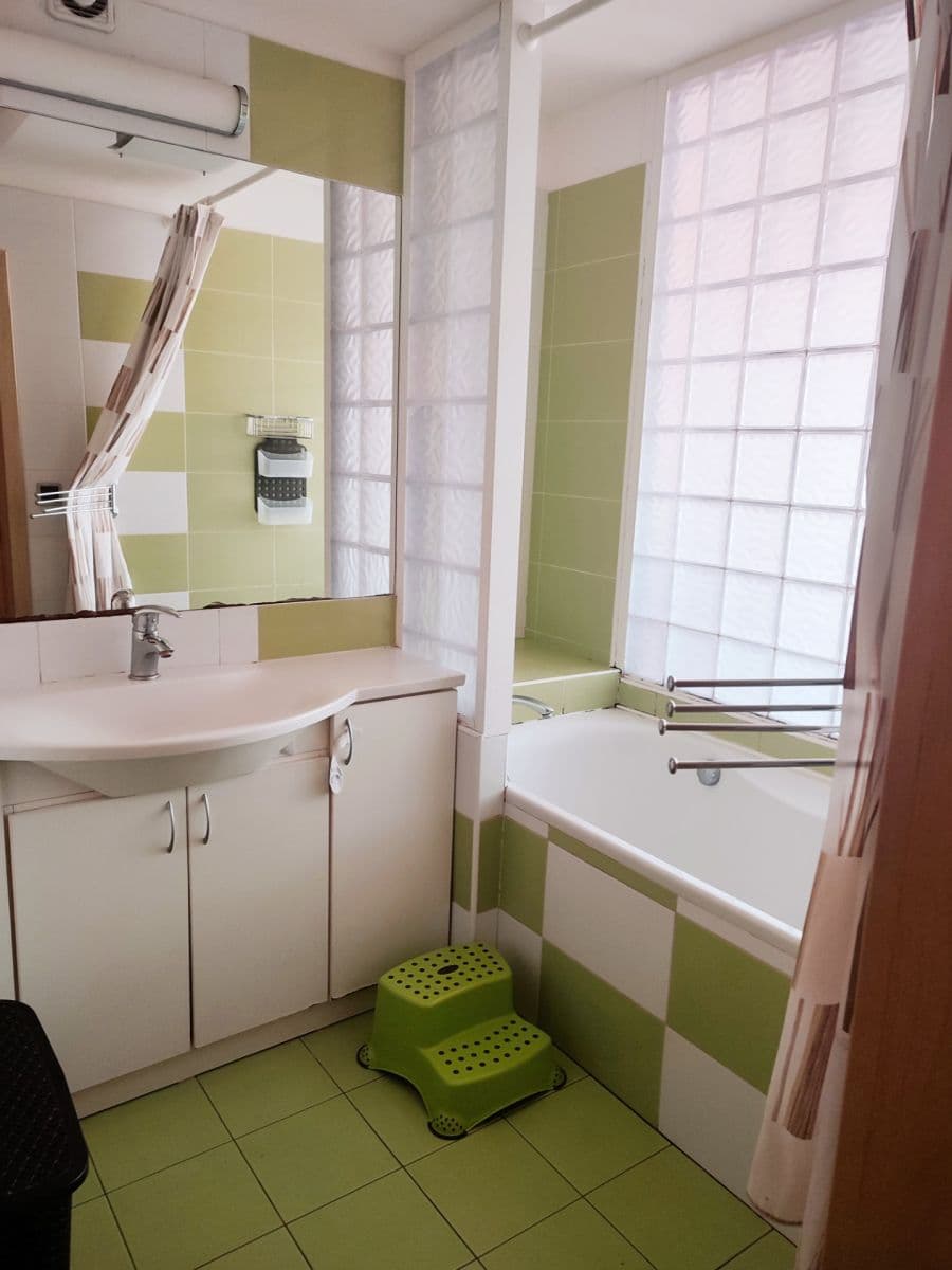 Pronájem bytu 2+kk 56 m², Tyršovo náměstí, Chrudim, Pardubický kraj Pronájem bytu 2+kk 56 m², Tyršovo náměstí, Chrudim, Pardubický kraj