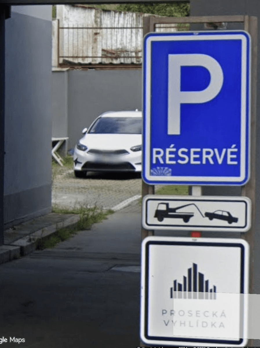 Pronájem garáže 12 m², Na Rozhraní, Praha, Praha Pronájem garáže 12 m², Na Rozhraní, Praha, Praha