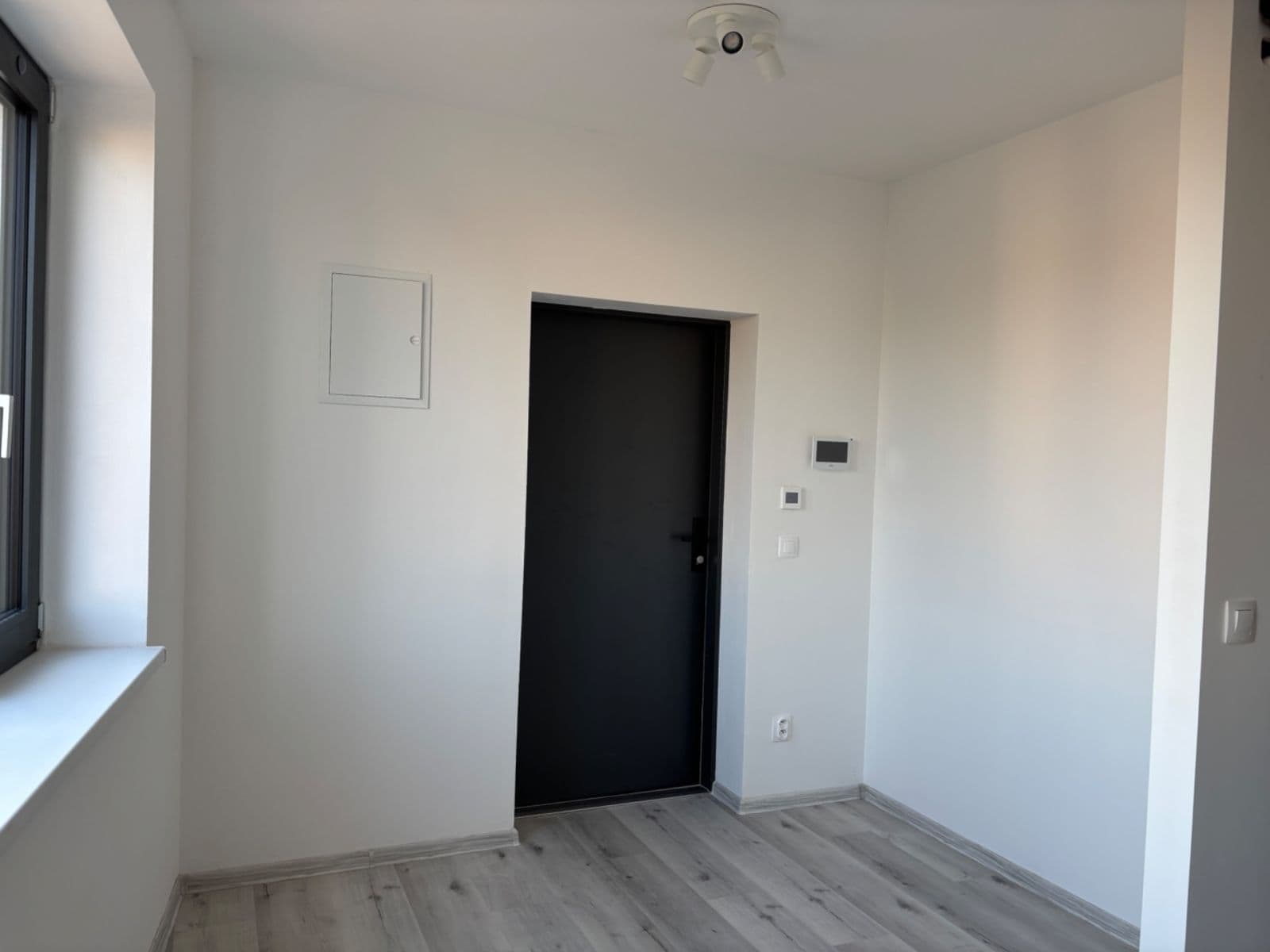 Pronájem bytu 1+kk 38 m², Táborská, Brno, Jihomoravský kraj Pronájem bytu 1+kk 38 m², Táborská, Brno, Jihomoravský kraj