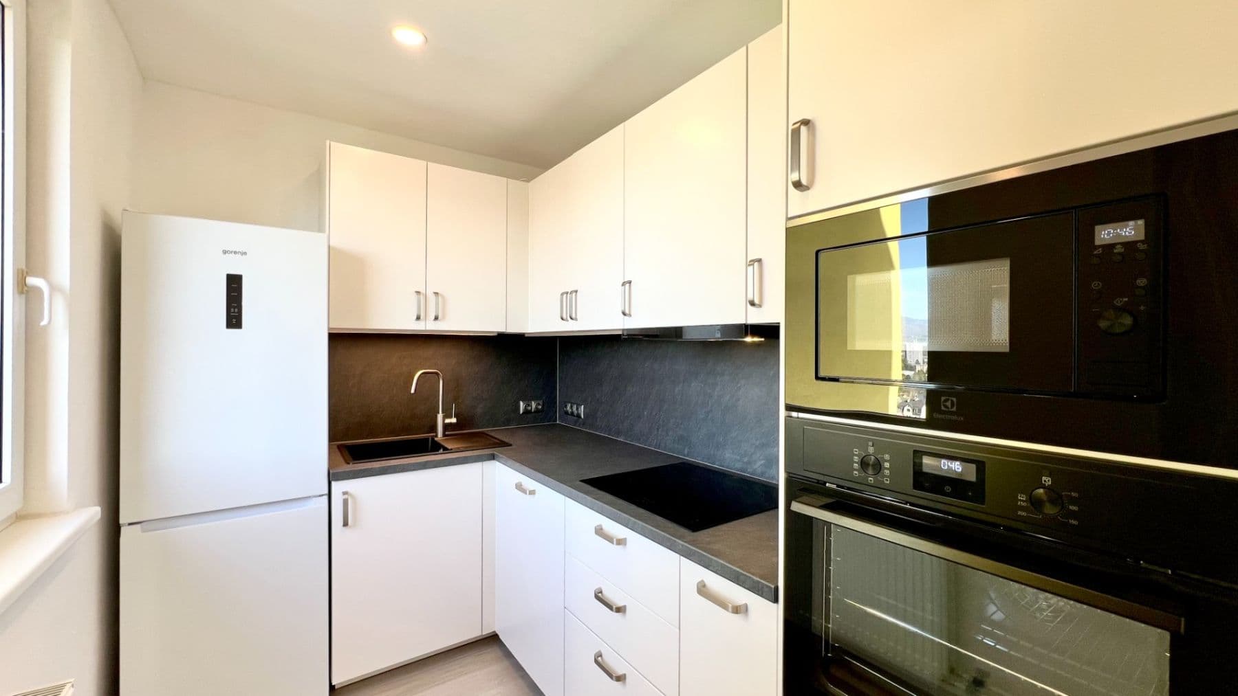 Pronájem bytu 2+kk 39 m², Bezová, Liberec, Liberecký kraj Pronájem bytu 2+kk 39 m², Bezová, Liberec, Liberecký kraj