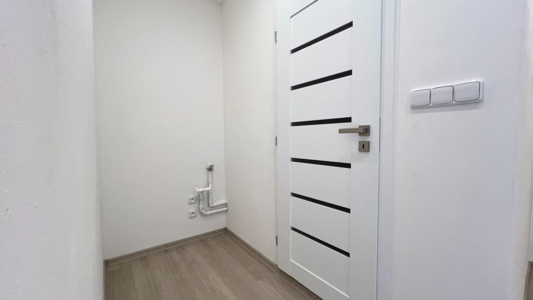 Pronájem bytu 2+kk 39 m², Bezová, Liberec, Liberecký kraj Pronájem bytu 2+kk 39 m², Bezová, Liberec, Liberecký kraj