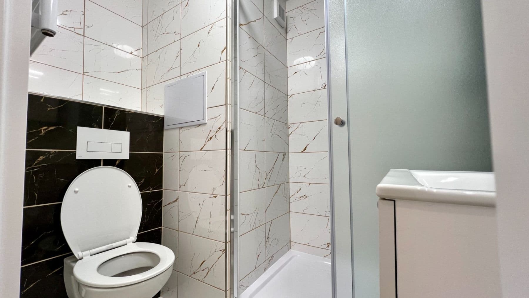 Pronájem bytu 2+kk 39 m², Bezová, Liberec, Liberecký kraj Pronájem bytu 2+kk 39 m², Bezová, Liberec, Liberecký kraj