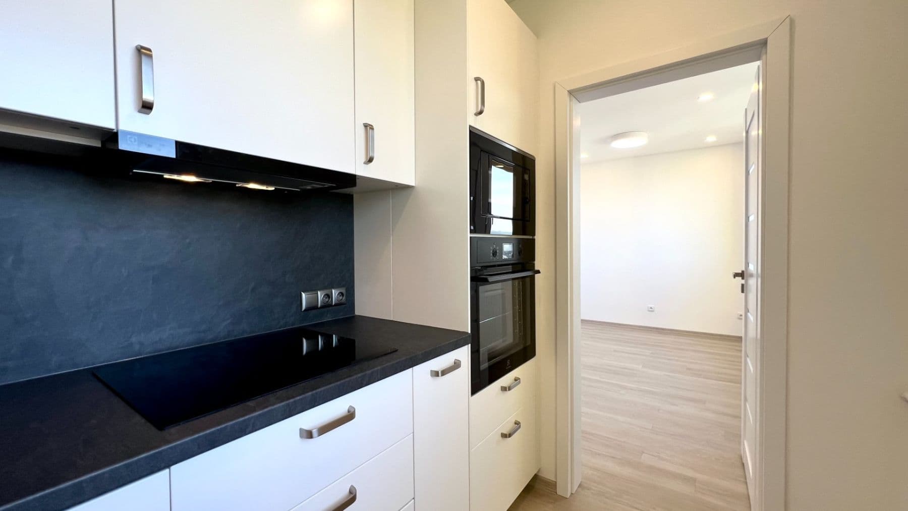 Pronájem bytu 2+kk 39 m², Bezová, Liberec, Liberecký kraj Pronájem bytu 2+kk 39 m², Bezová, Liberec, Liberecký kraj