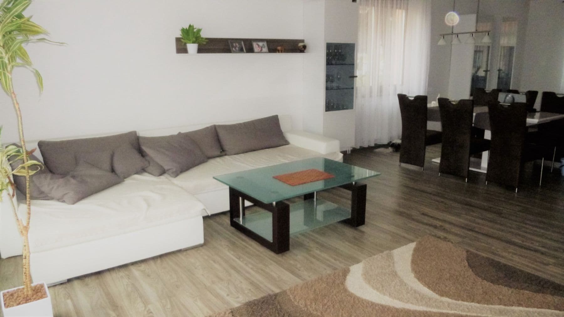 Pronájem domu 295 m², pozemek 425 m², Bosonožské náměstí, Brno, Jihomoravský kraj Pronájem domu 295 m², pozemek 425 m², Bosonožské náměstí, Brno, Jihomoravský kraj