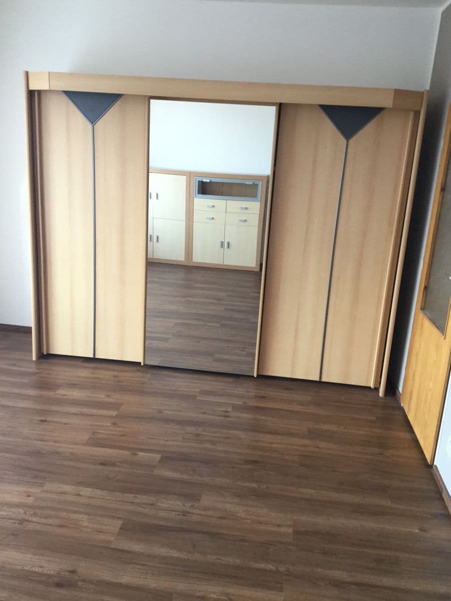Pronájem domu 295 m², pozemek 425 m², Bosonožské náměstí, Brno, Jihomoravský kraj Pronájem domu 295 m², pozemek 425 m², Bosonožské náměstí, Brno, Jihomoravský kraj