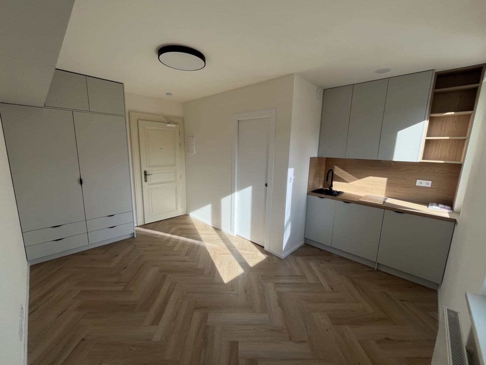 Pronájem bytu 1+kk 18 m², Bořivojova, Praha, Praha Pronájem bytu 1+kk 18 m², Bořivojova, Praha, Praha