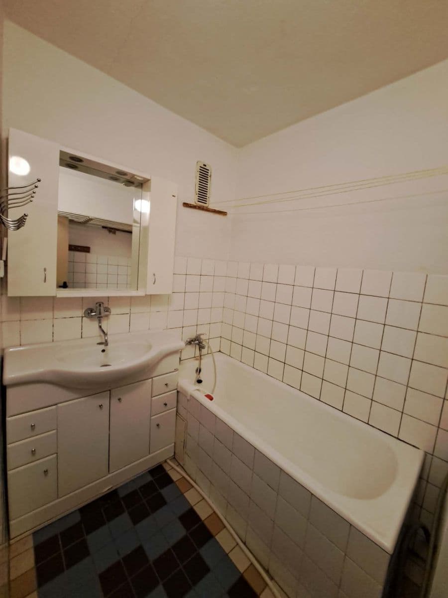 Pronájem bytu 3+1 96 m², Lipová alej, Písek, Jihočeský kraj Pronájem bytu 3+1 96 m², Lipová alej, Písek, Jihočeský kraj