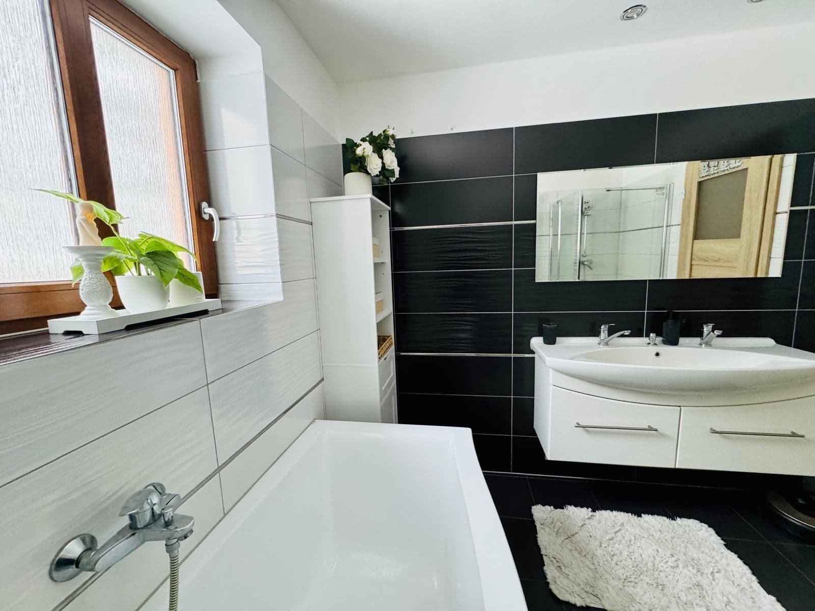Pronájem domu 200 m², pozemek 1.000 m², Tři Sekery, Karlovarský kraj Pronájem domu 200 m², pozemek 1.000 m², Tři Sekery, Karlovarský kraj