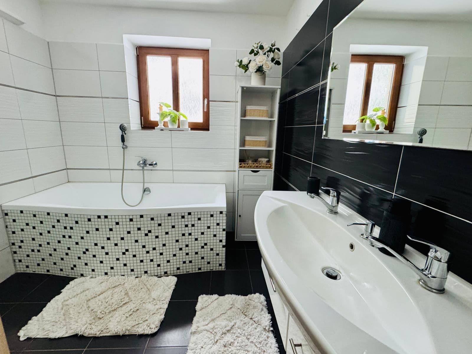Pronájem domu 200 m², pozemek 1.000 m², Tři Sekery, Karlovarský kraj Pronájem domu 200 m², pozemek 1.000 m², Tři Sekery, Karlovarský kraj