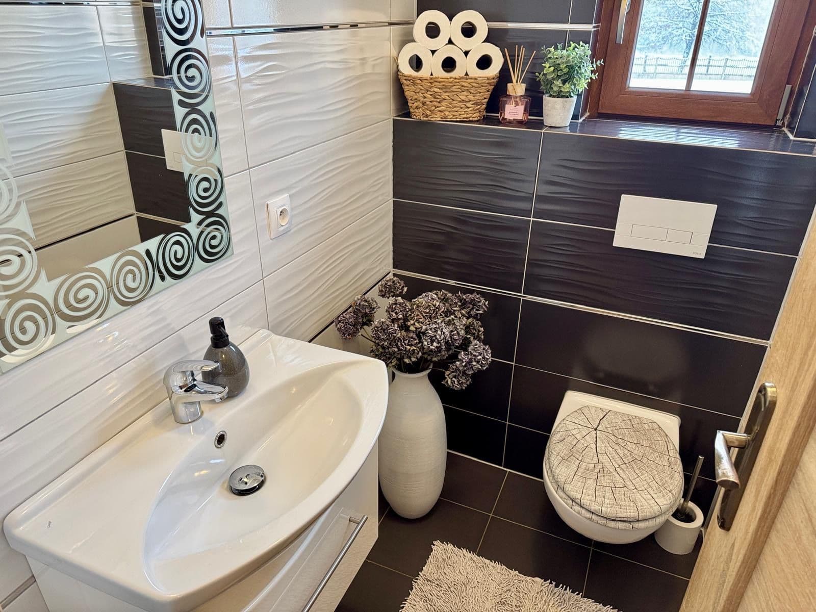Pronájem domu 200 m², pozemek 1.000 m², Tři Sekery, Karlovarský kraj Pronájem domu 200 m², pozemek 1.000 m², Tři Sekery, Karlovarský kraj