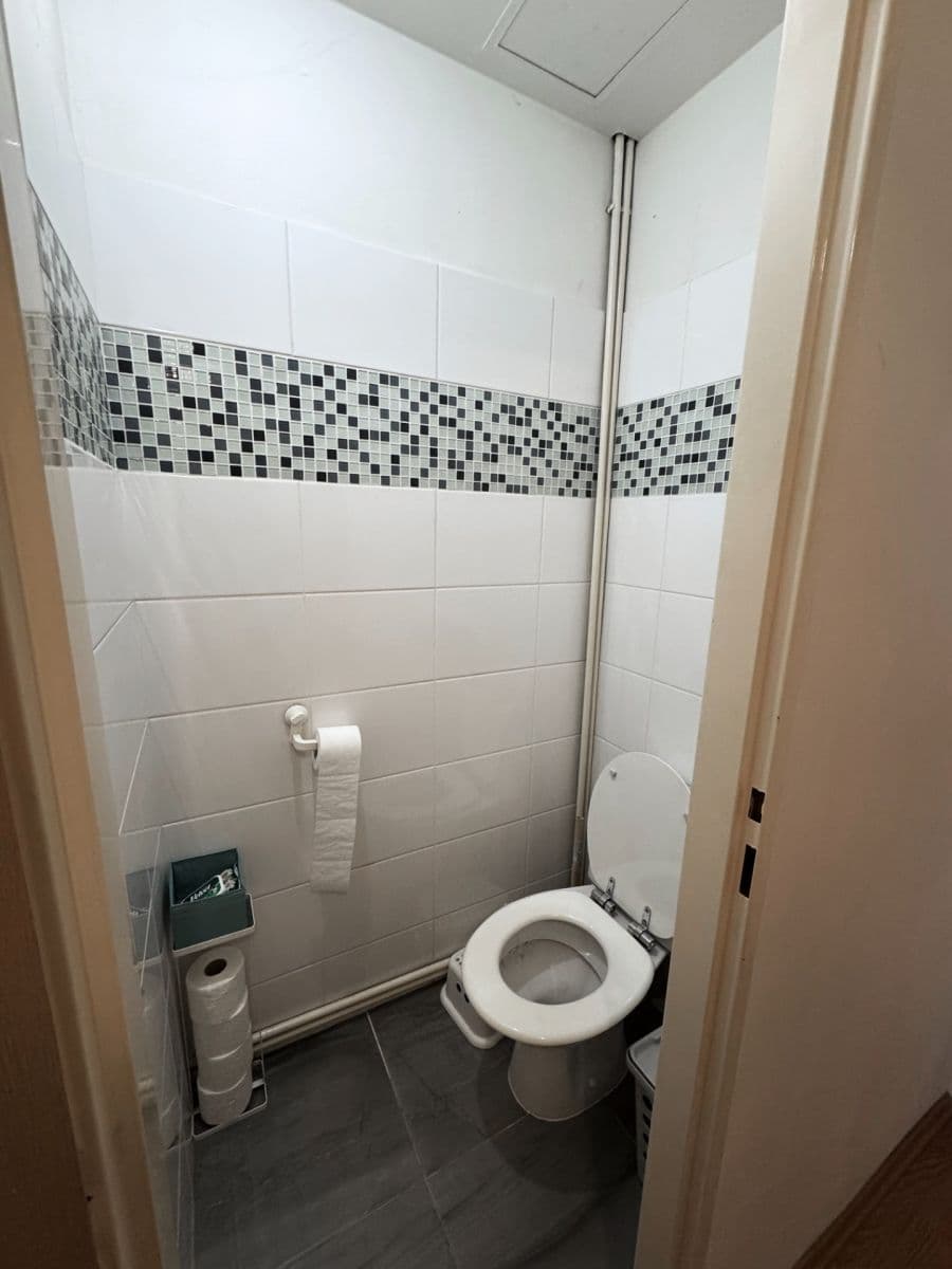 Pronájem bytu 1+1 34 m², Vrázova, Praha, Praha Pronájem bytu 1+1 34 m², Vrázova, Praha, Praha