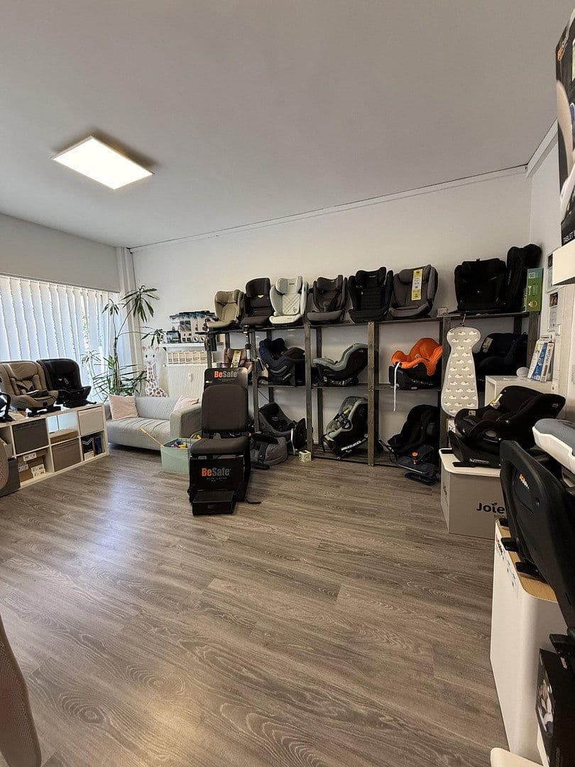 Pronájem kanceláře 150 m², Esslingerstr. 51, Altbach, Bádensko-Württembersko Pronájem kanceláře 150 m², Esslingerstr. 51, Altbach, Bádensko-Württembersko