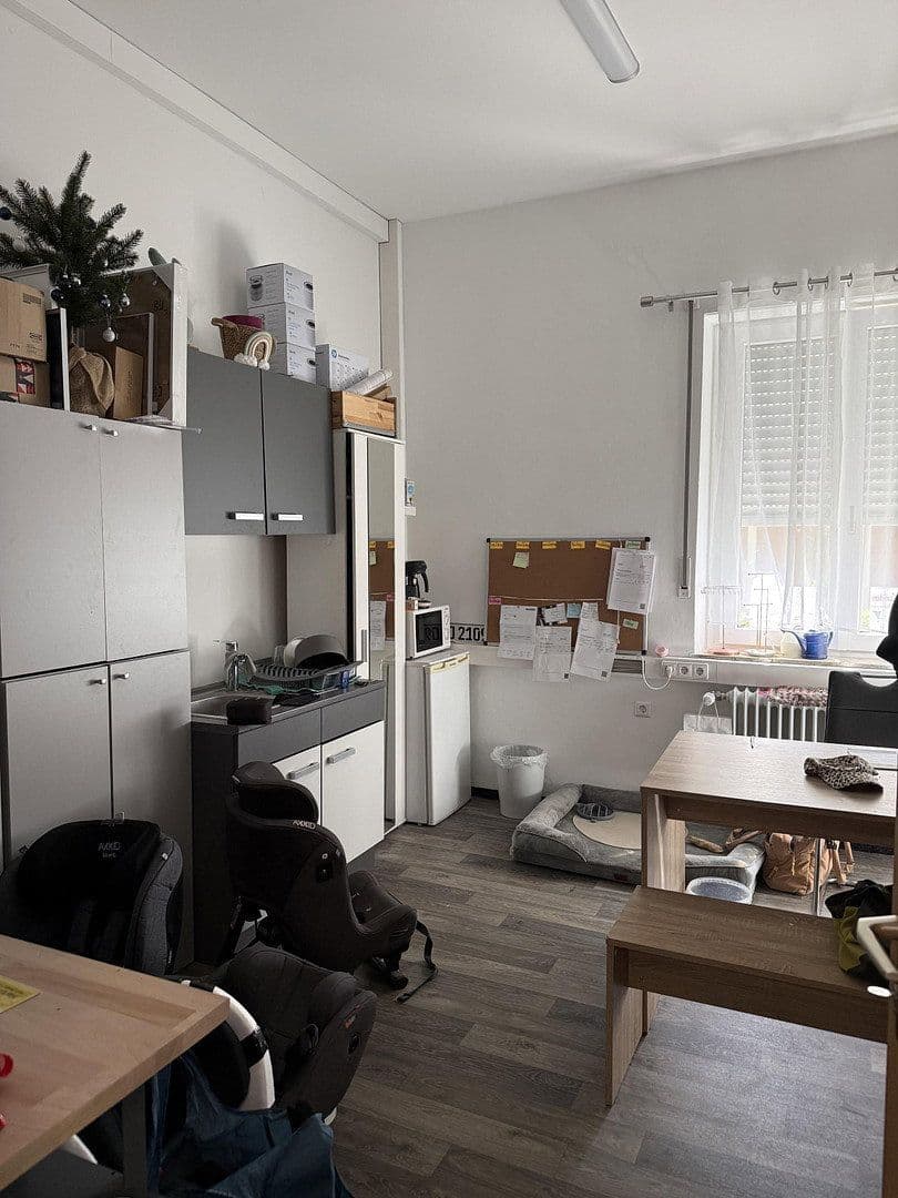 Pronájem kanceláře 150 m², Esslingerstr. 51, Altbach, Bádensko-Württembersko Pronájem kanceláře 150 m², Esslingerstr. 51, Altbach, Bádensko-Württembersko