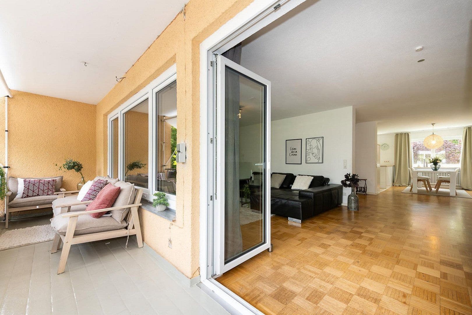 Prodej bytu 4+kk 120 m², Friedensplatz 5, Heilbronn, Bádensko-Württembersko Prodej bytu 4+kk 120 m², Friedensplatz 5, Heilbronn, Bádensko-Württembersko