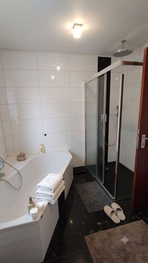 Prodej domu 355 m², pozemek 597 m², Lüdenscheid, Severní Porýní-Vestfálsko Prodej domu 355 m², pozemek 597 m², Lüdenscheid, Severní Porýní-Vestfálsko
