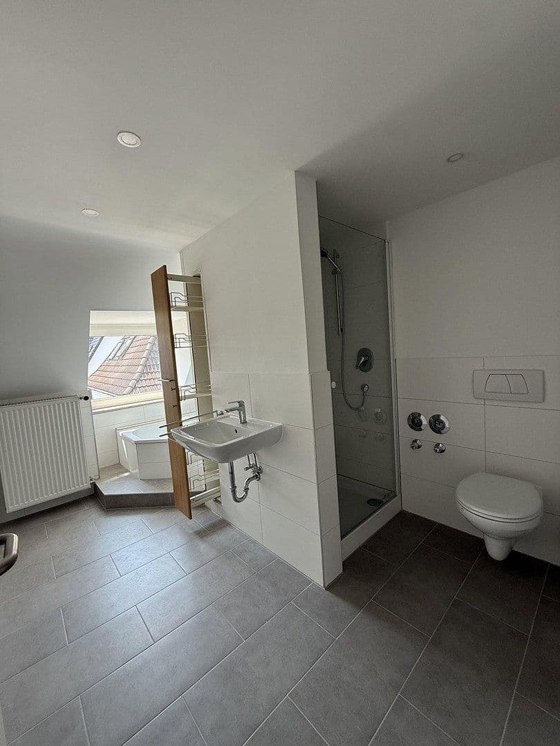 Pronájem bytu 5+1 147 m², Hermannstraße, Lauf an der Pegnitz, Bavorsko Pronájem bytu 5+1 147 m², Hermannstraße, Lauf an der Pegnitz, Bavorsko