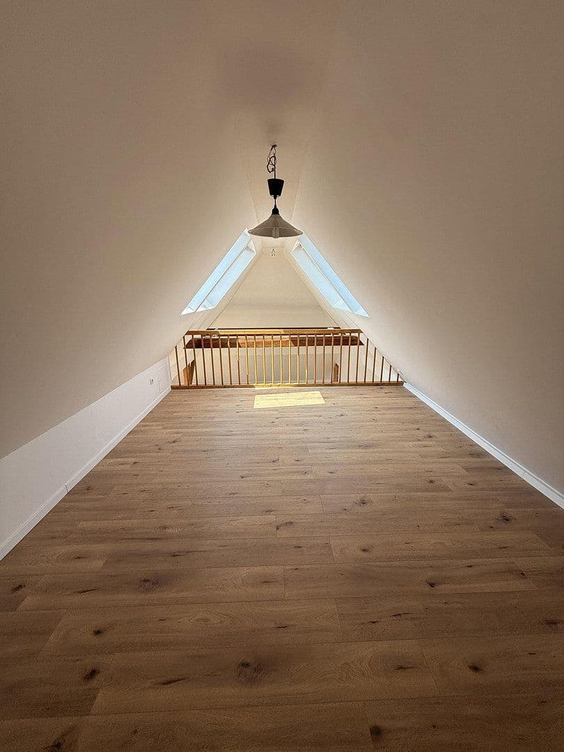 Pronájem bytu 5+1 147 m², Hermannstraße, Lauf an der Pegnitz, Bavorsko Pronájem bytu 5+1 147 m², Hermannstraße, Lauf an der Pegnitz, Bavorsko