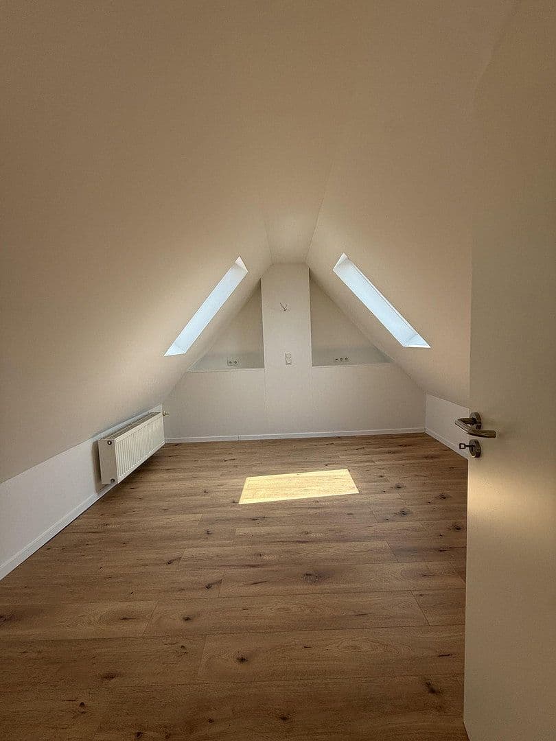 Pronájem bytu 5+1 147 m², Hermannstraße, Lauf an der Pegnitz, Bavorsko Pronájem bytu 5+1 147 m², Hermannstraße, Lauf an der Pegnitz, Bavorsko