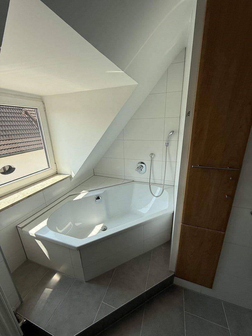 Pronájem bytu 5+1 147 m², Hermannstraße, Lauf an der Pegnitz, Bavorsko Pronájem bytu 5+1 147 m², Hermannstraße, Lauf an der Pegnitz, Bavorsko