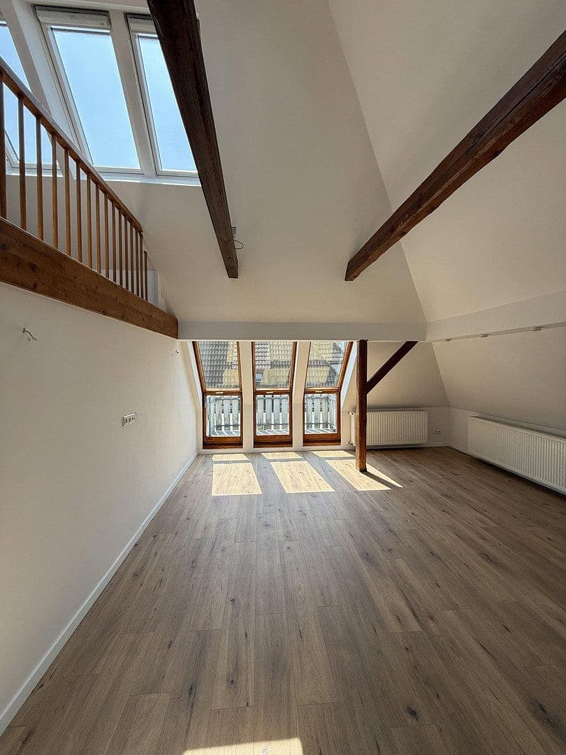 Pronájem bytu 5+1 147 m², Hermannstraße, Lauf an der Pegnitz, Bavorsko Pronájem bytu 5+1 147 m², Hermannstraße, Lauf an der Pegnitz, Bavorsko