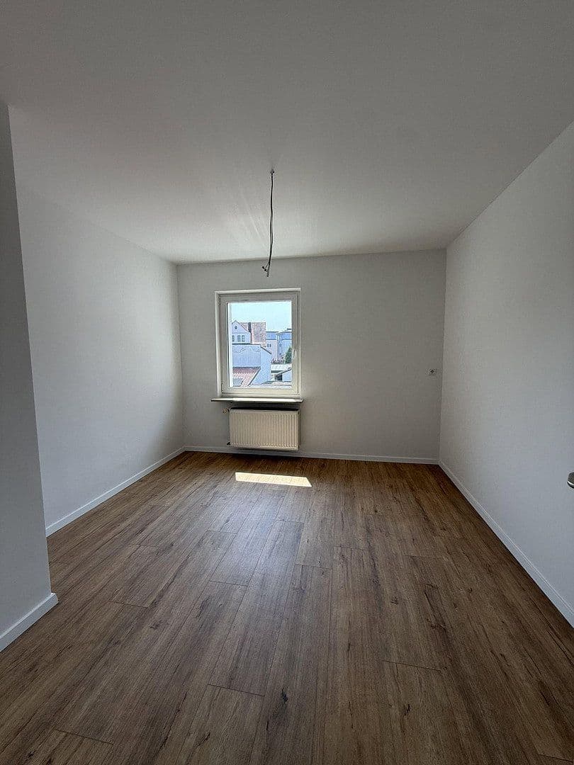 Pronájem bytu 3+1 89 m², Hermannstraße, Lauf an der Pegnitz, Bavorsko Pronájem bytu 3+1 89 m², Hermannstraße, Lauf an der Pegnitz, Bavorsko