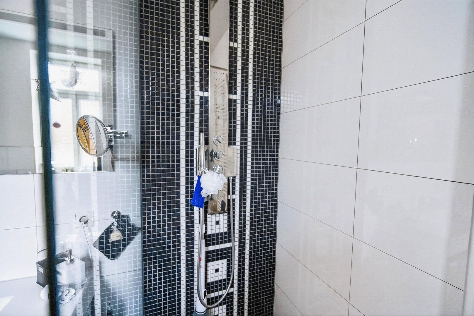 Prodej bytu 4+1 114 m², Esslingen am Neckar, Bádensko-Württembersko Prodej bytu 4+1 114 m², Esslingen am Neckar, Bádensko-Württembersko