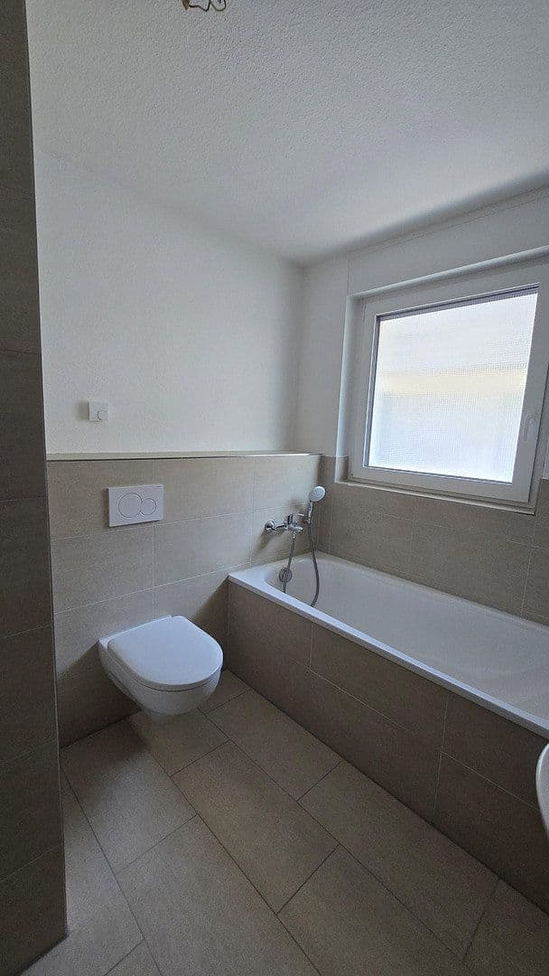 Pronájem domu 125 m², pozemek 168 m², Herbolzheimer Straße 26f, Herbolzheim, Bádensko-Württembersko Pronájem domu 125 m², pozemek 168 m², Herbolzheimer Straße 26f, Herbolzheim, Bádensko-Württembersko