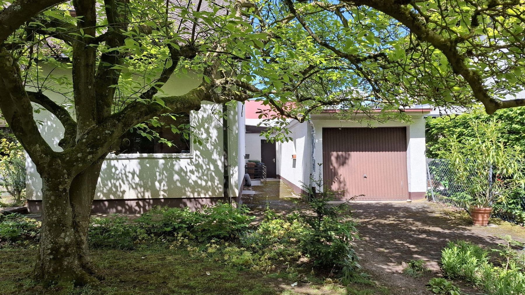 Prodej domu 160 m², pozemek 997 m², Spardorf, Bavorsko Prodej domu 160 m², pozemek 997 m², Spardorf, Bavorsko