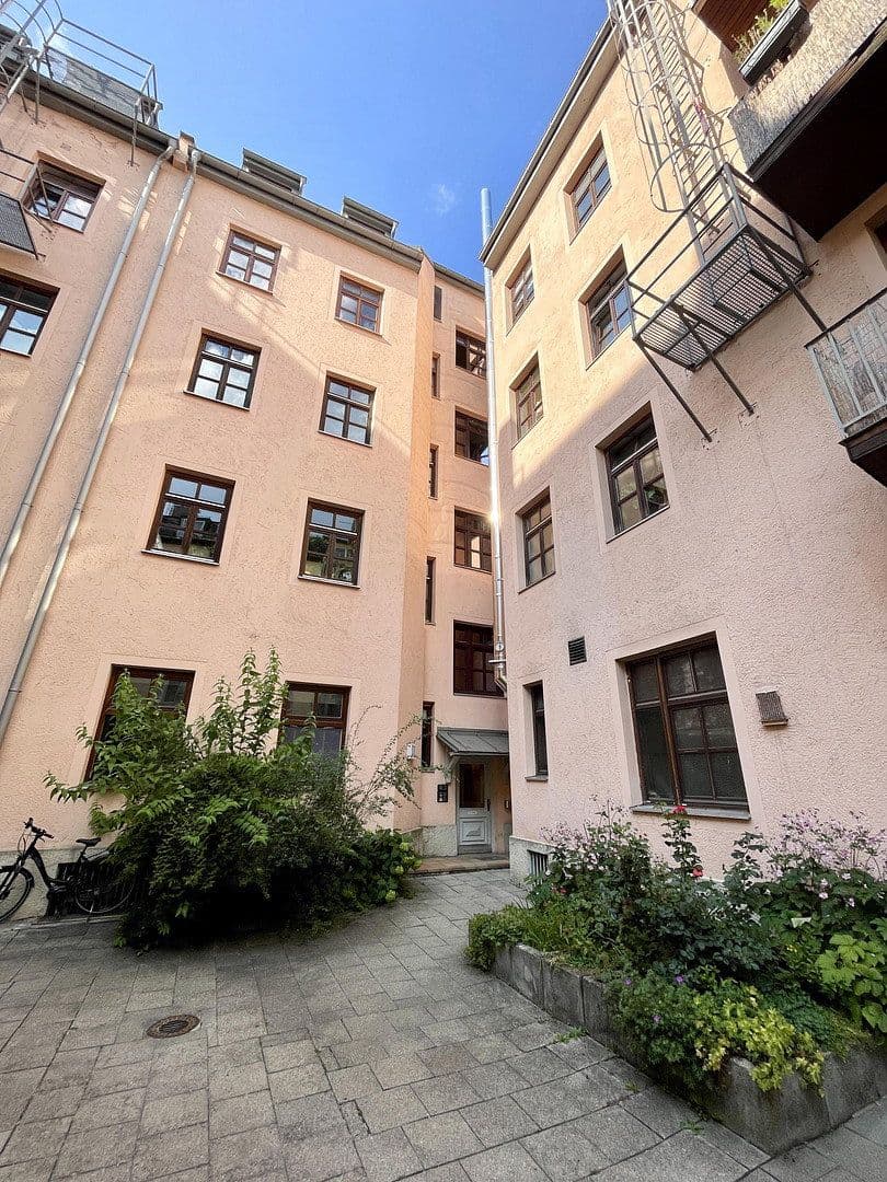Prodej bytu 2+1 57 m², Ganghoferstr. 76, München, Bavorsko Prodej bytu 2+1 57 m², Ganghoferstr. 76, München, Bavorsko