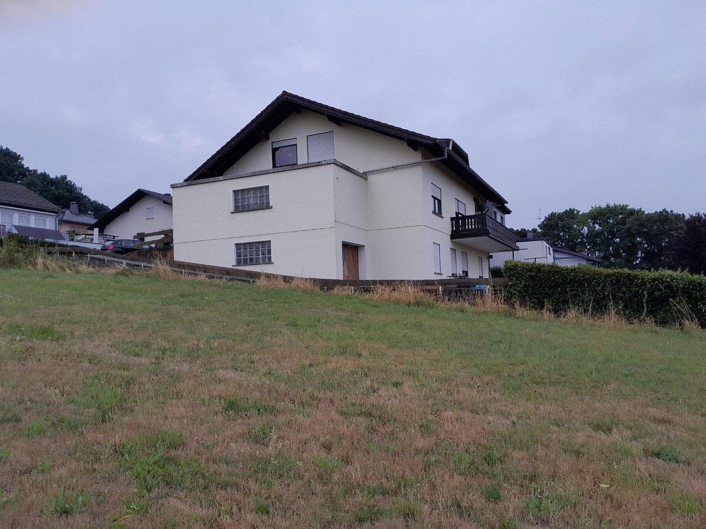 Prodej domu 240 m², pozemek 667 m², Bodener Weg 51, Ruppach-Goldhausen, Porýní-Falc Prodej domu 240 m², pozemek 667 m², Bodener Weg 51, Ruppach-Goldhausen, Porýní-Falc