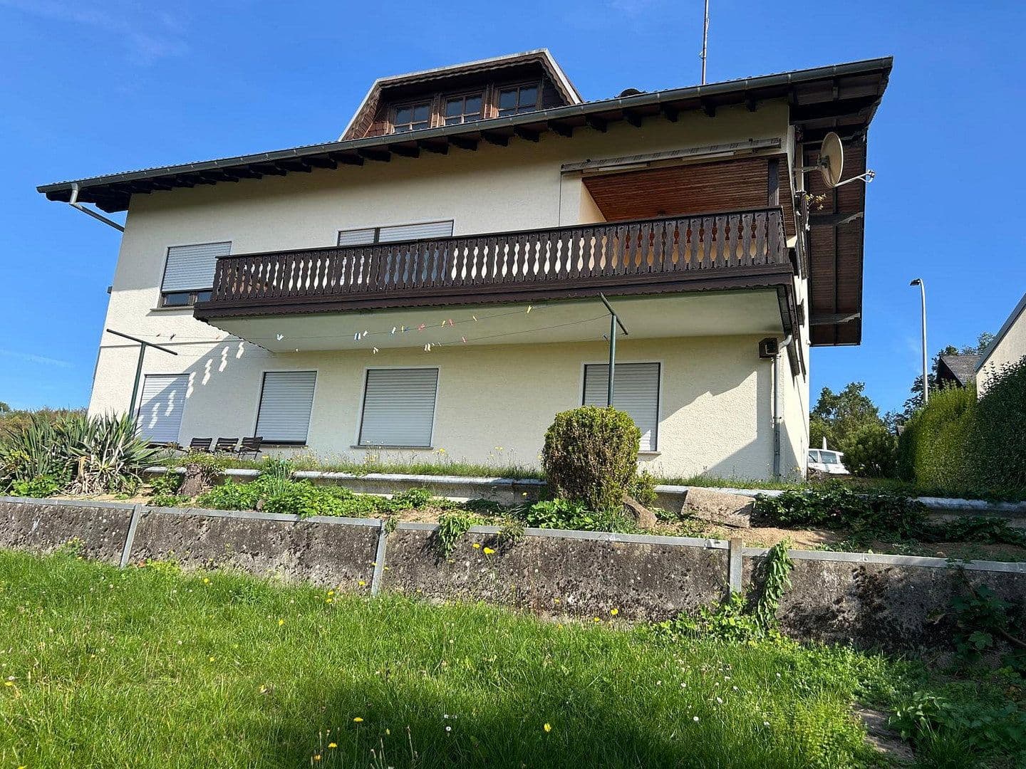 Prodej domu 240 m², pozemek 667 m², Bodener Weg 51, Ruppach-Goldhausen, Porýní-Falc Prodej domu 240 m², pozemek 667 m², Bodener Weg 51, Ruppach-Goldhausen, Porýní-Falc