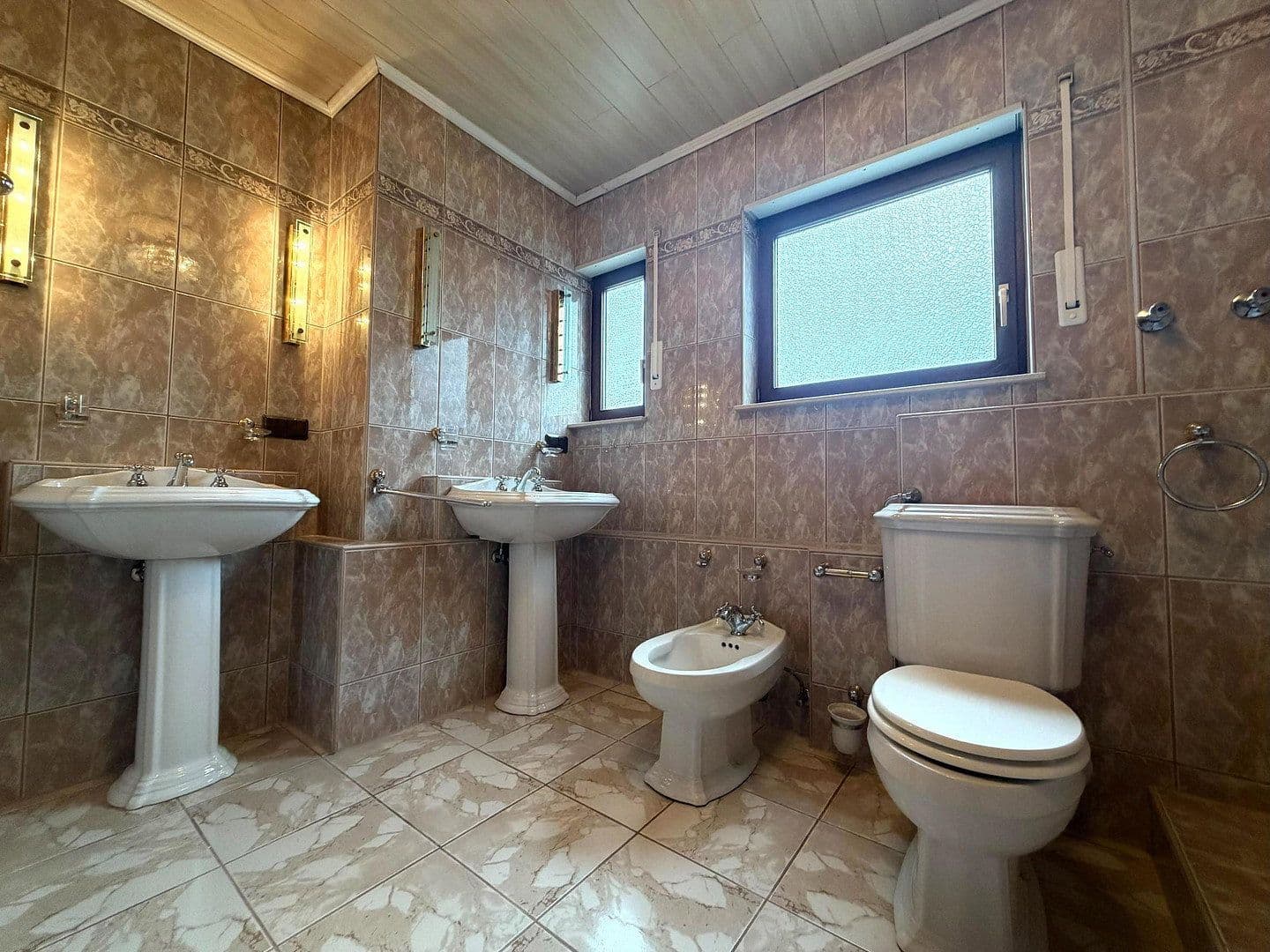 Prodej domu 220 m², pozemek 573 m², Kirchfeldring 21, Altlußheim, Bádensko-Württembersko Prodej domu 220 m², pozemek 573 m², Kirchfeldring 21, Altlußheim, Bádensko-Württembersko
