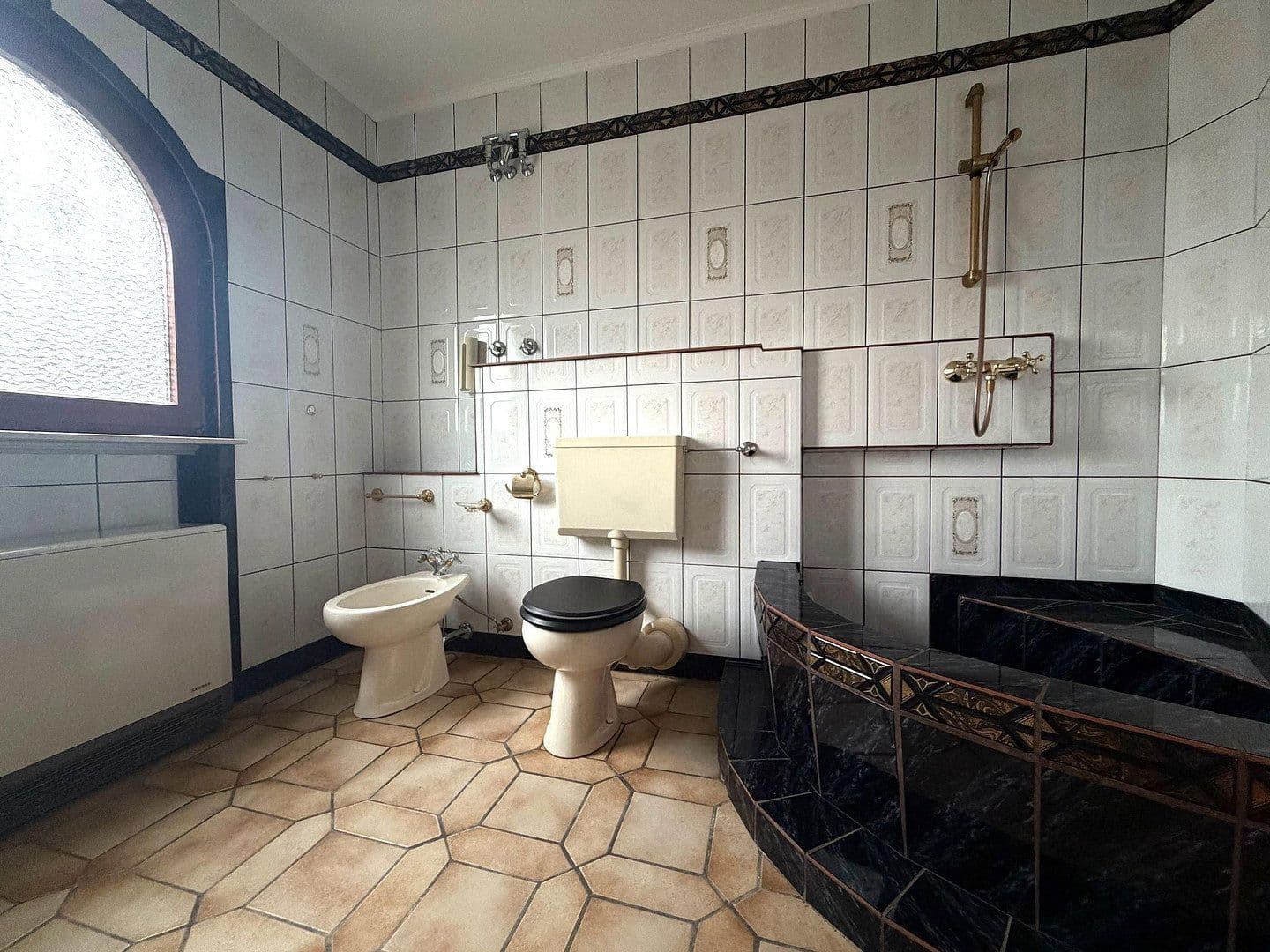 Prodej domu 220 m², pozemek 573 m², Kirchfeldring 21, Altlußheim, Bádensko-Württembersko Prodej domu 220 m², pozemek 573 m², Kirchfeldring 21, Altlußheim, Bádensko-Württembersko