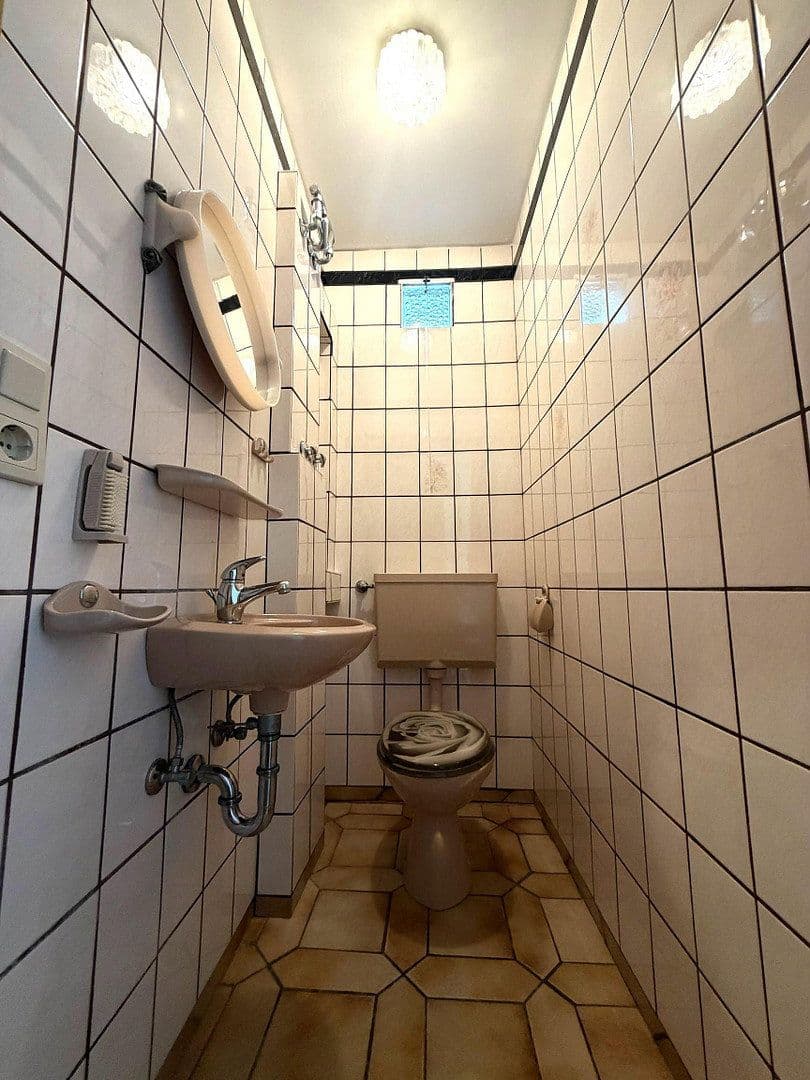 Prodej domu 220 m², pozemek 573 m², Kirchfeldring 21, Altlußheim, Bádensko-Württembersko Prodej domu 220 m², pozemek 573 m², Kirchfeldring 21, Altlußheim, Bádensko-Württembersko