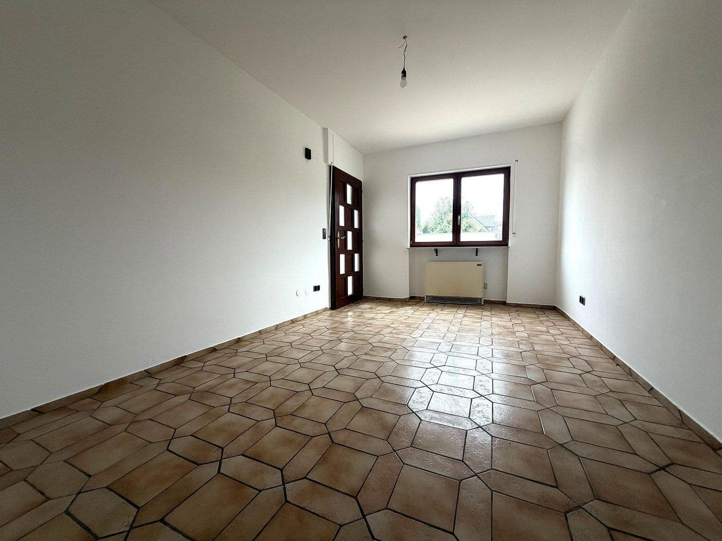 Prodej domu 220 m², pozemek 573 m², Kirchfeldring 21, Altlußheim, Bádensko-Württembersko Prodej domu 220 m², pozemek 573 m², Kirchfeldring 21, Altlußheim, Bádensko-Württembersko