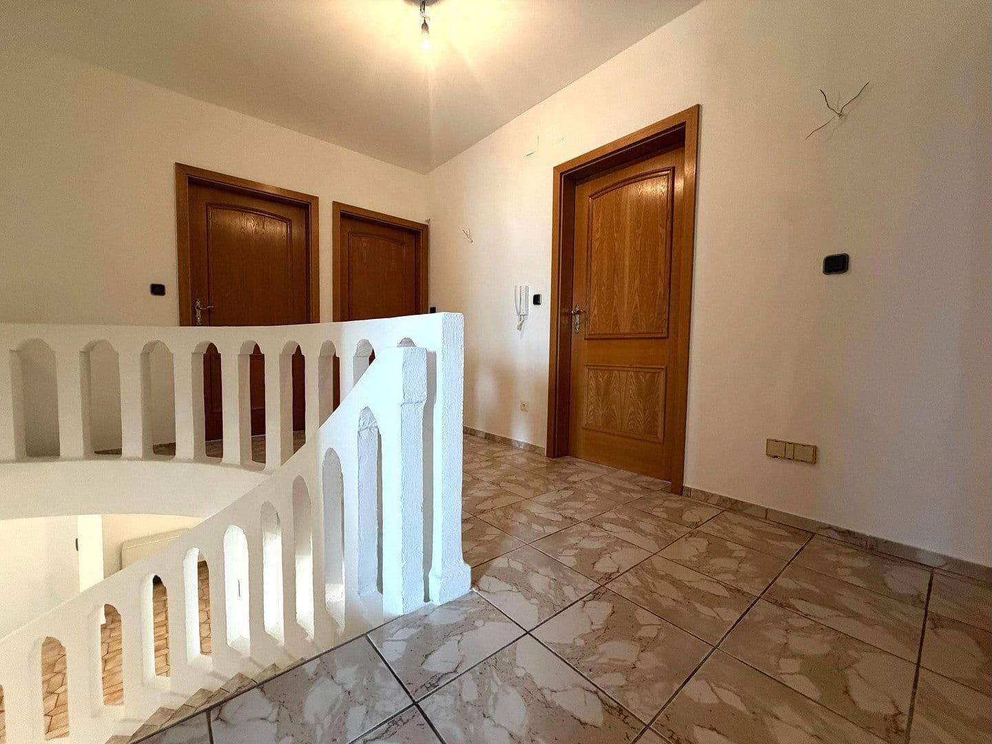 Prodej domu 220 m², pozemek 573 m², Kirchfeldring 21, Altlußheim, Bádensko-Württembersko Prodej domu 220 m², pozemek 573 m², Kirchfeldring 21, Altlußheim, Bádensko-Württembersko