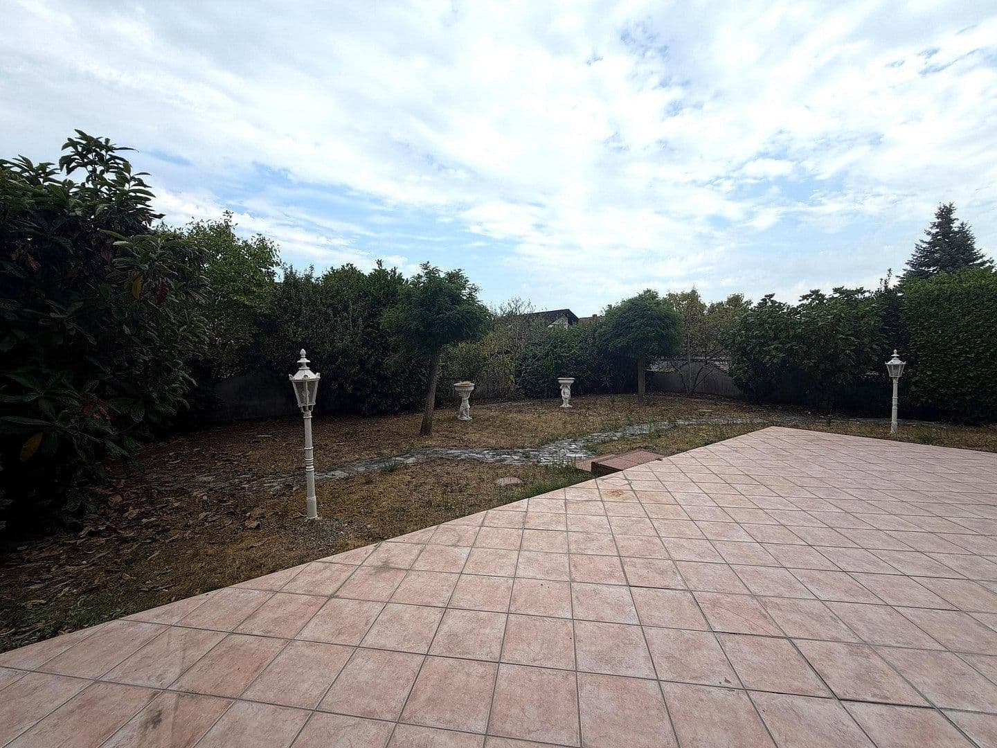 Prodej domu 220 m², pozemek 573 m², Kirchfeldring 21, Altlußheim, Bádensko-Württembersko Prodej domu 220 m², pozemek 573 m², Kirchfeldring 21, Altlußheim, Bádensko-Württembersko