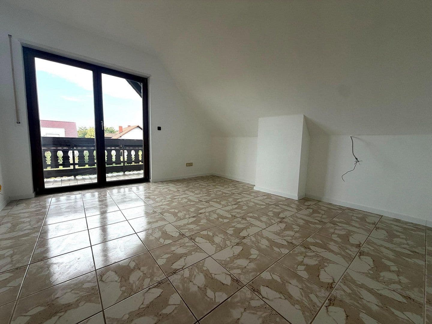 Prodej domu 220 m², pozemek 573 m², Kirchfeldring 21, Altlußheim, Bádensko-Württembersko Prodej domu 220 m², pozemek 573 m², Kirchfeldring 21, Altlußheim, Bádensko-Württembersko