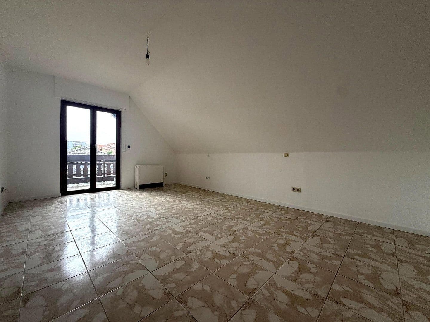 Prodej domu 220 m², pozemek 573 m², Kirchfeldring 21, Altlußheim, Bádensko-Württembersko Prodej domu 220 m², pozemek 573 m², Kirchfeldring 21, Altlußheim, Bádensko-Württembersko