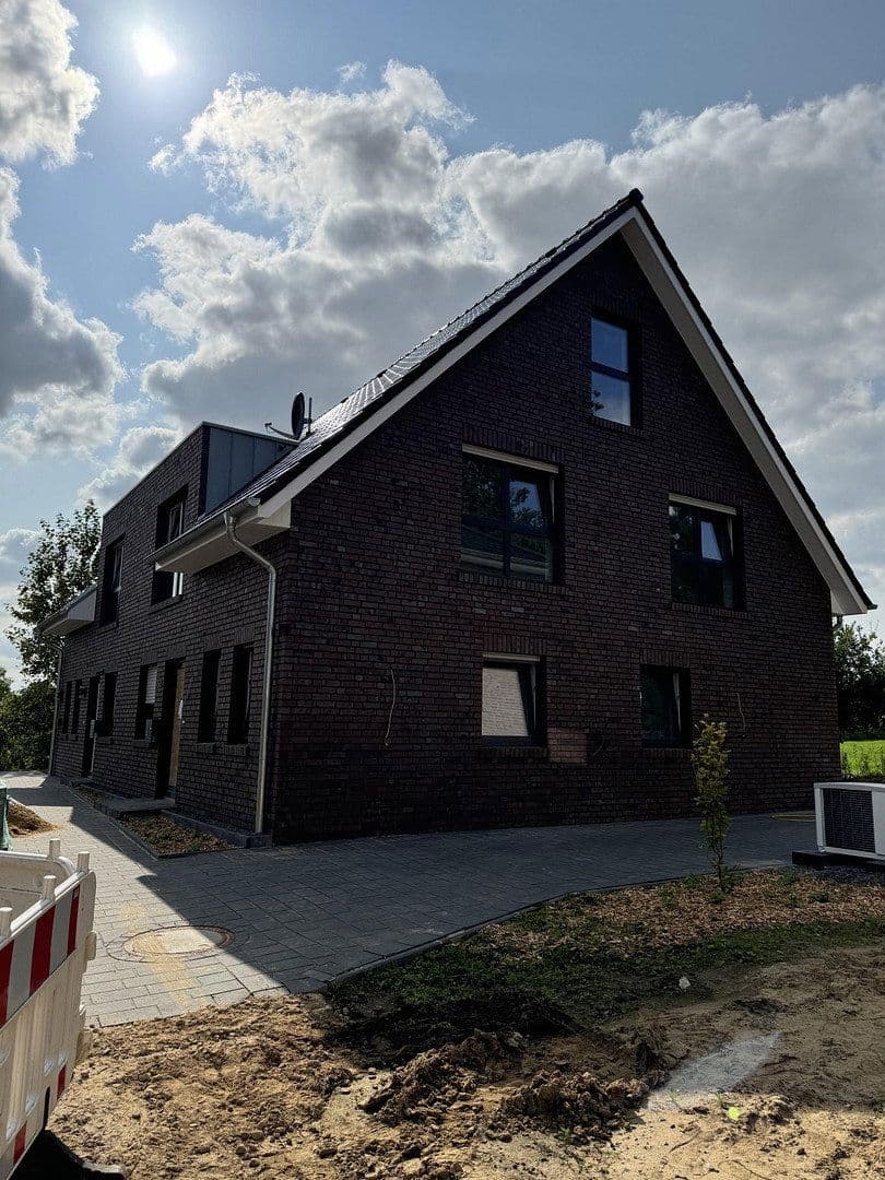 Pronájem domu 125 m², pozemek 287 m², Hasbergen, Dolní Sasko Pronájem domu 125 m², pozemek 287 m², Hasbergen, Dolní Sasko