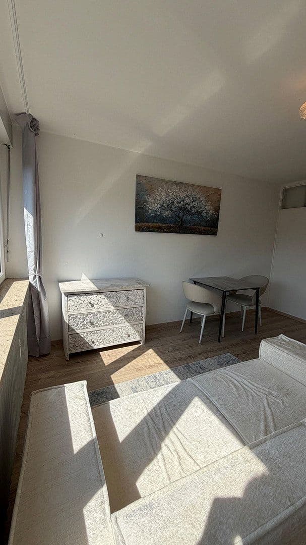 Pronájem bytu 2+1 38 m², Zeppelinstr. 36, Augsburg, Bavorsko Pronájem bytu 2+1 38 m², Zeppelinstr. 36, Augsburg, Bavorsko