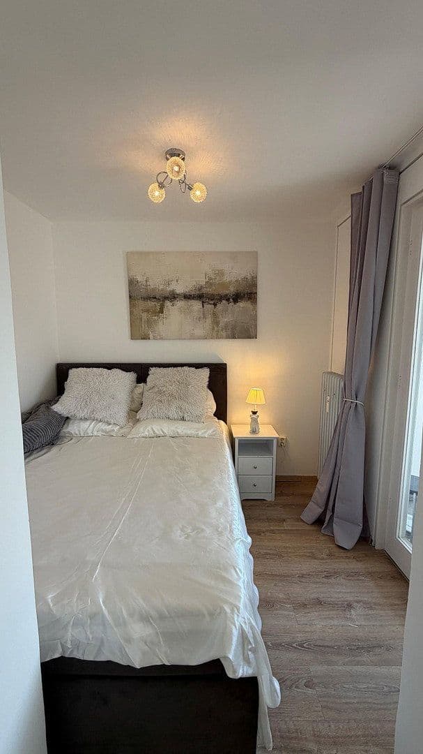 Pronájem bytu 2+1 38 m², Zeppelinstr. 36, Augsburg, Bavorsko Pronájem bytu 2+1 38 m², Zeppelinstr. 36, Augsburg, Bavorsko